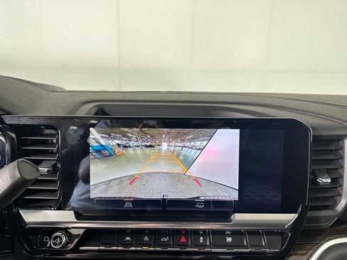 Used 2023 GMC Sierra 1500 Elevation image 21