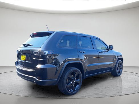 Used 2013 Jeep Grand Cherokee Altitude AWD/4WD image 3