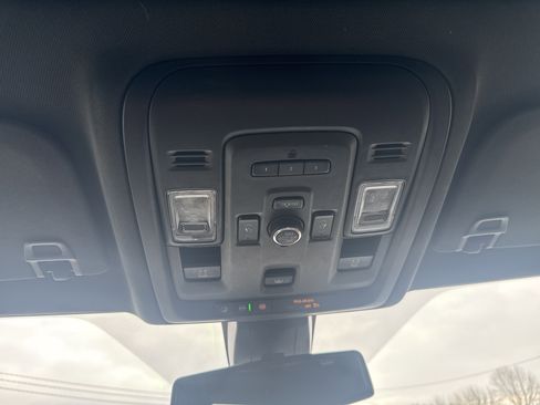 Used 2021 Chevrolet Suburban LT w/ LT Signature Package image 28