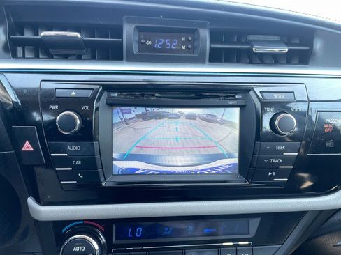 Used 2016 Toyota Corolla LE image 34