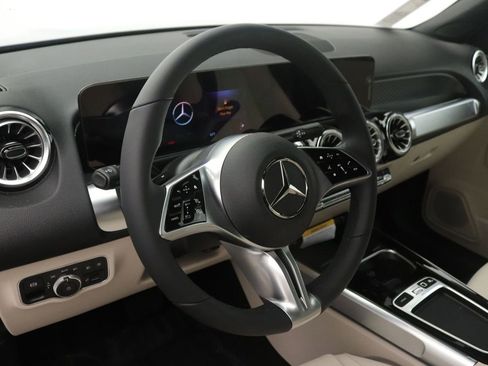 New 2026 Mercedes-Benz GLB 250 image 5