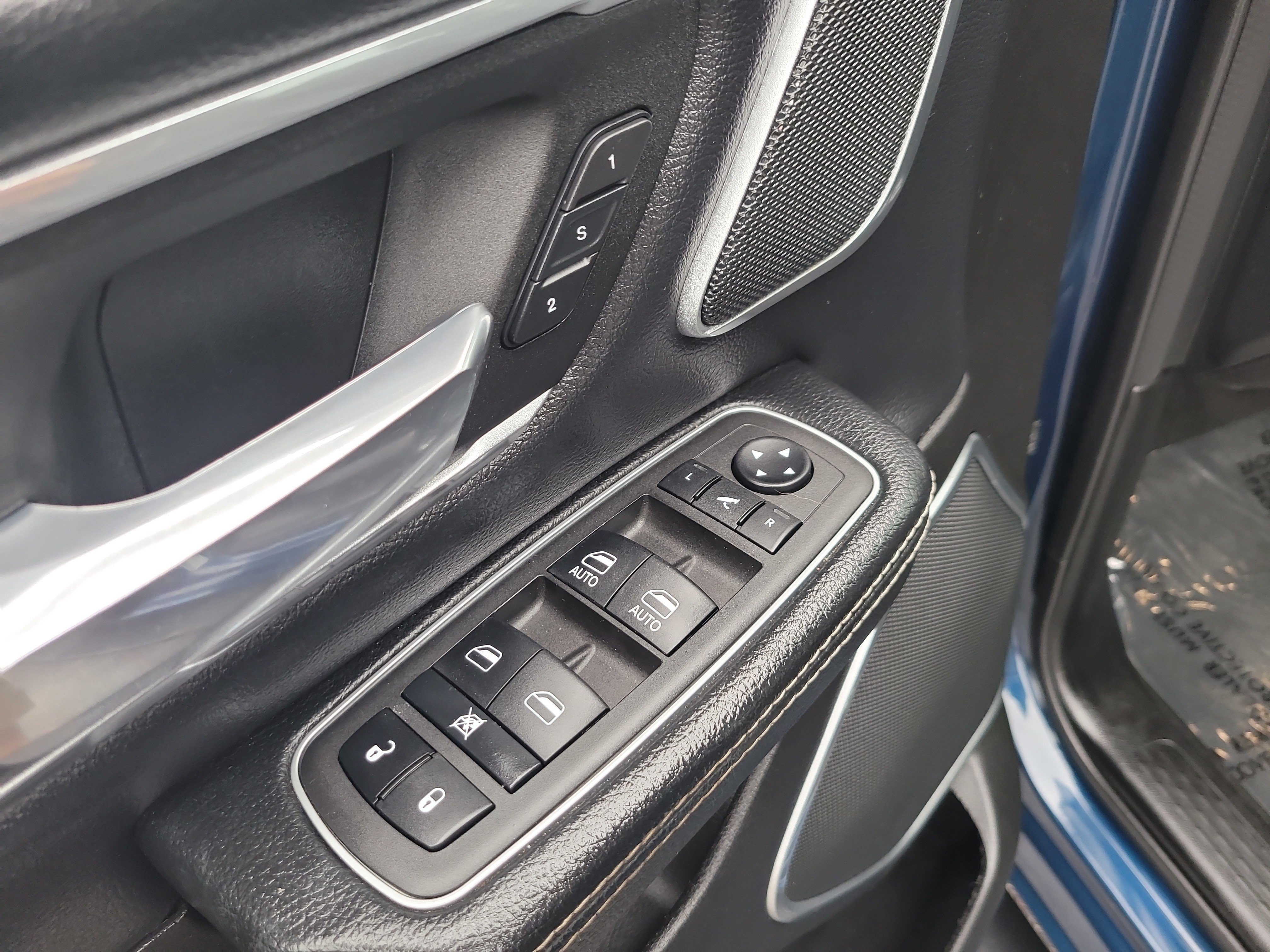 Used 2023 RAM 1500 Laramie AWD/4WD image 17