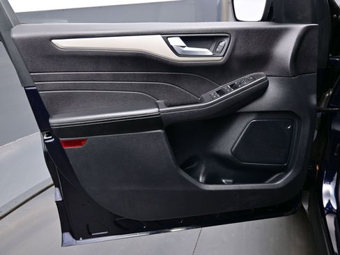 Used 2021 Ford Escape SEL image 11