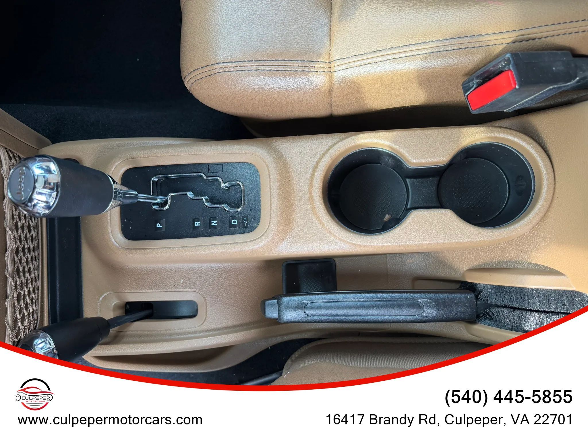 Used 2012 Jeep Wrangler Unlimited Sahara w/ Connectivity Group AWD/4WD image 21