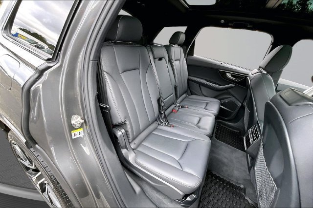Used 2025 Audi Q7 3.0T Premium Plus AWD/4WD image 24