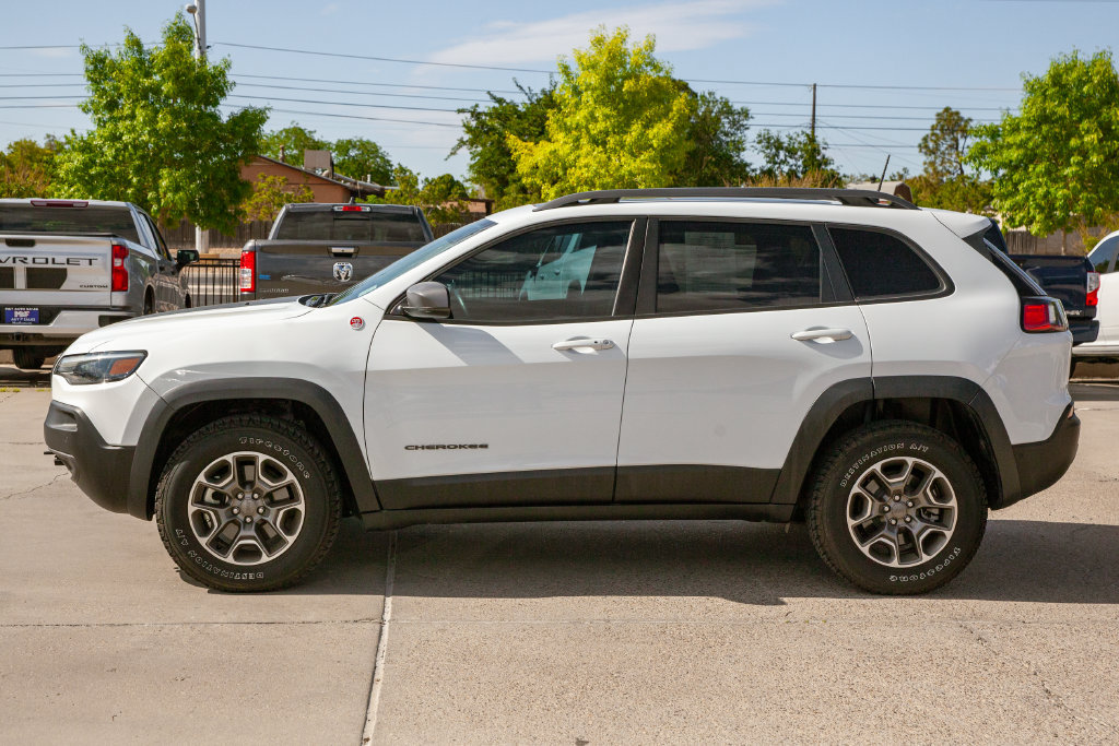 Used 2021 Jeep Cherokee Trailhawk w/ Sun, Sound & Nav Group AWD/4WD image 8