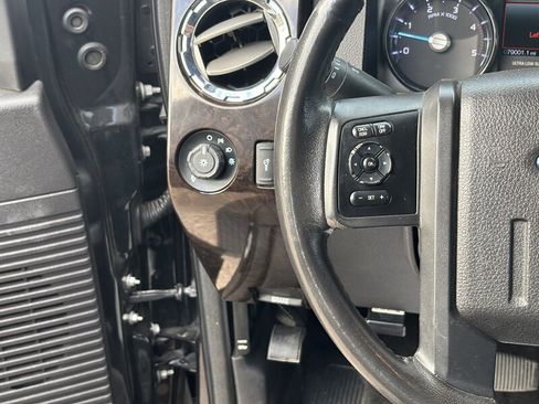 Used 2015 Ford F250 Platinum w/ FX4 Off-Road Package image 18