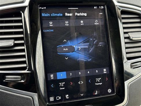 Used 2023 Volvo XC90 B6 Plus image 22