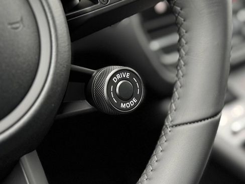 New 2026 Porsche Macan S image 24