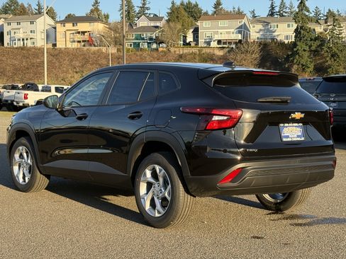 New 2026 Chevrolet Trax LS w/ LS Convenience Package image 3
