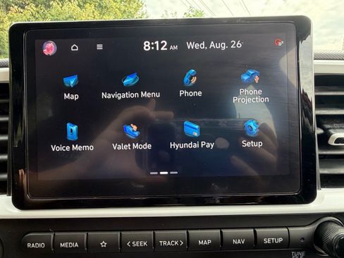 Used 2024 Hyundai Venue Limited FWD image 36