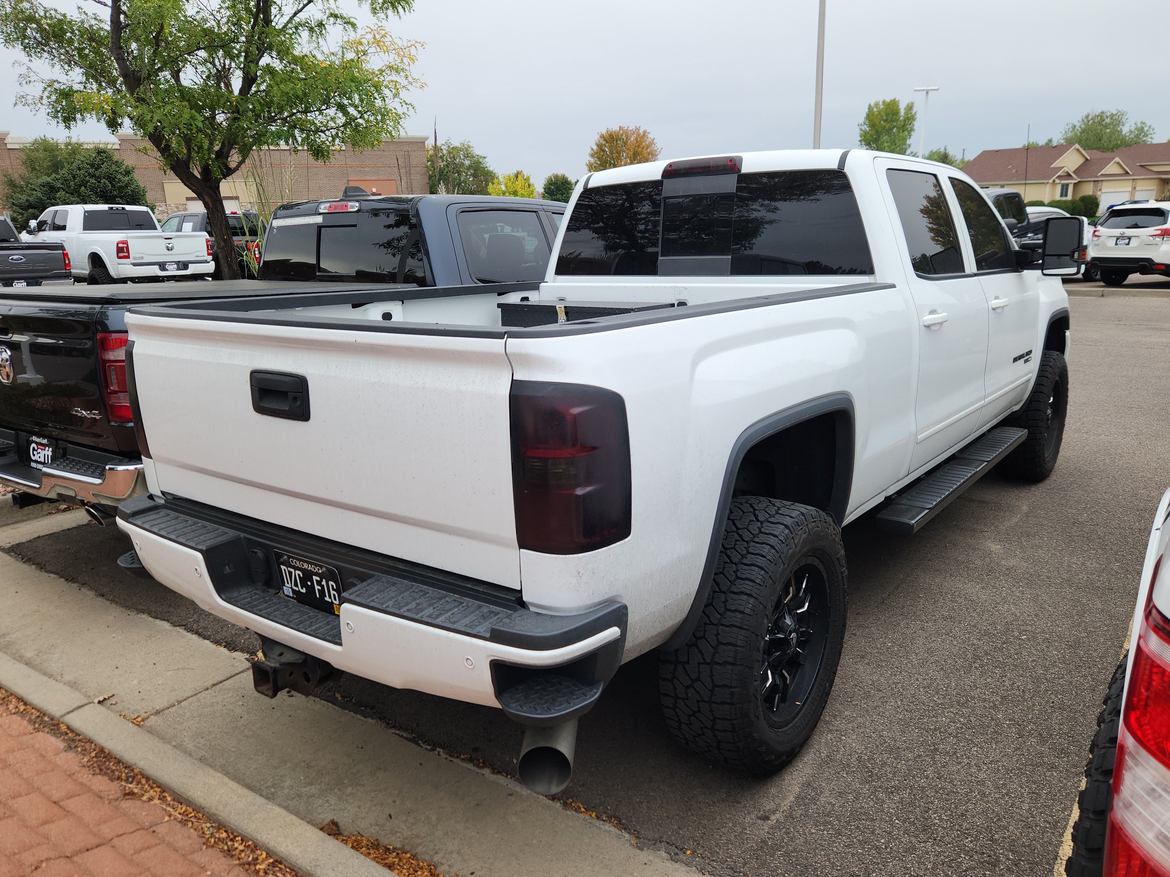 Used 2015 GMC Sierra 2500 Denali w/ Duramax Plus Package AWD/4WD image 4