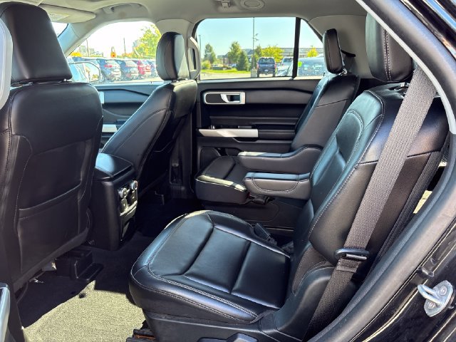 Used 2022 Ford Explorer XLT w/ Equipment Group 202A AWD/4WD image 11