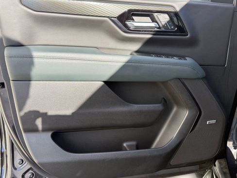 Used 2025 GMC Yukon AT4 w/ LPO, Floor Liner Package image 11