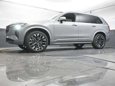 New 2026 Volvo XC90 B5 Plus w/ Protection Package Premier AWD/4WD image 36