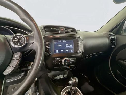 Used 2018 Kia Soul + image 13