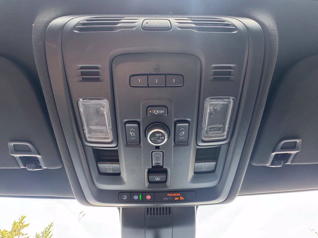 Used 2023 GMC Yukon Denali w/ Denali Reserve Package AWD/4WD image 32