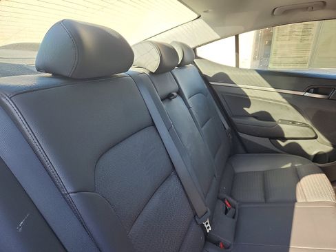 Used 2017 Hyundai Elantra Limited w/ Limited Ultimate Package 09 image 30