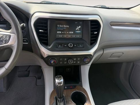 Used 2017 GMC Acadia SLE image 12
