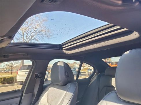 Used 2021 BMW 330i xDrive Sedan image 12