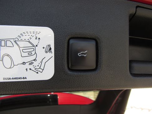 Used 2020 Ford Escape Titanium AWD/4WD image 13