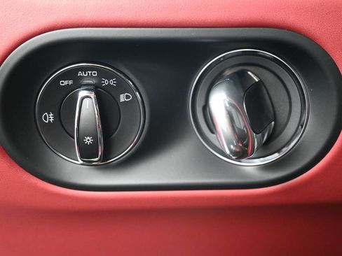 New 2026 Porsche Macan image 24