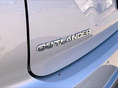 Used 2024 Mitsubishi Outlander SE Black Edition image 33