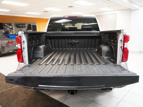 Used 2020 Chevrolet Silverado 1500 LT Trail Boss w/ Bed Protection Package image 9
