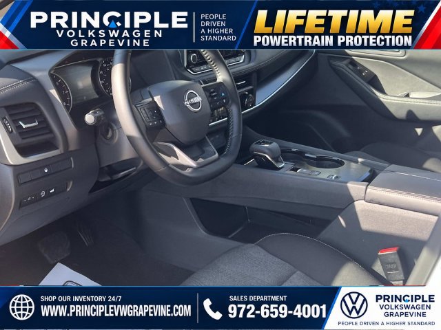 Used 2026 Nissan Rogue SV FWD image 11