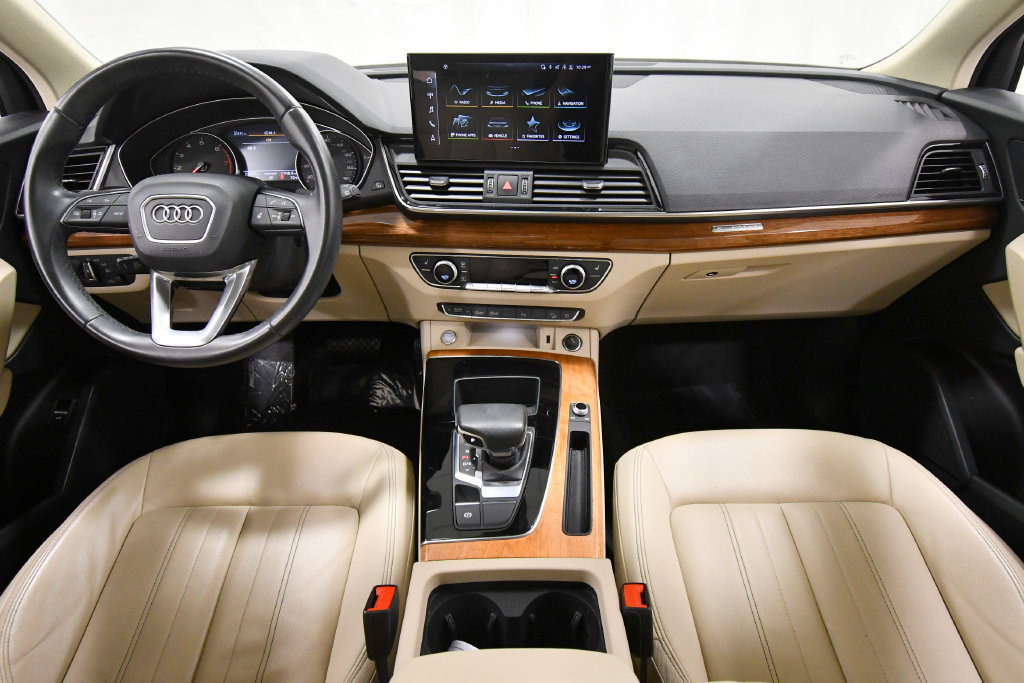 Used 2023 Audi Q5 2.0T Premium w/ Convenience Package AWD/4WD image 3