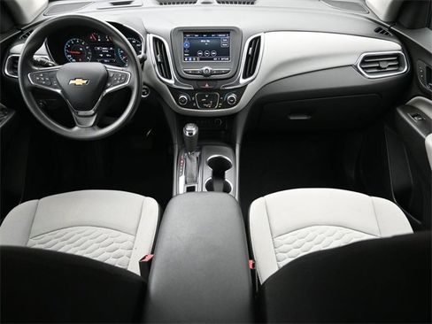 Used 2021 Chevrolet Equinox LS w/ LS Convenience Package image 6