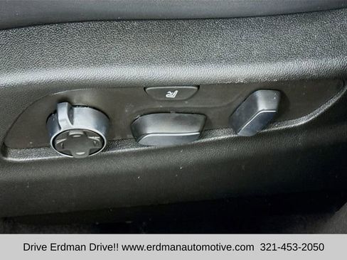 Used 2022 Cadillac XT4 Premium Luxury w/ LPO, Radiant Package image 12