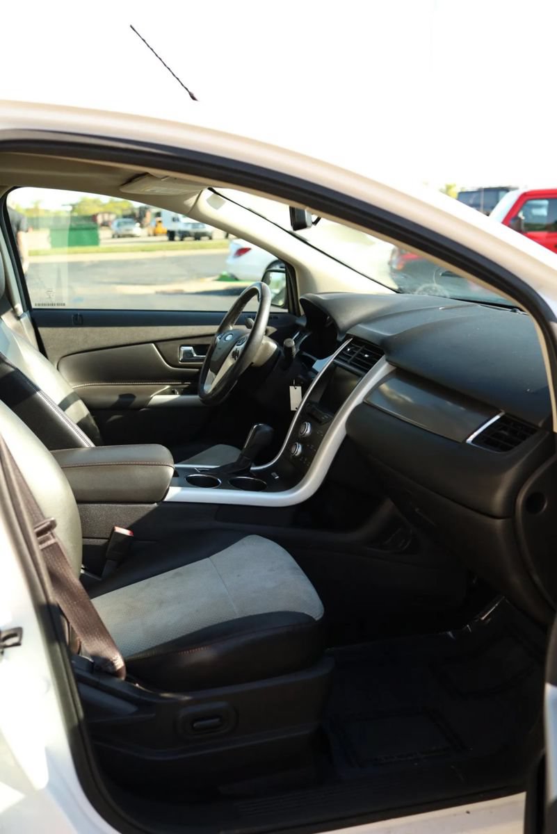 Used 2014 Ford Edge SEL w/ Equipment Group 205A AWD/4WD image 46