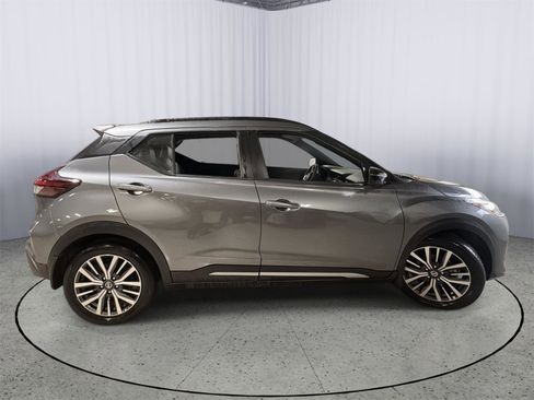 Used 2021 Nissan Kicks SR w/ SR Premium Package image 8