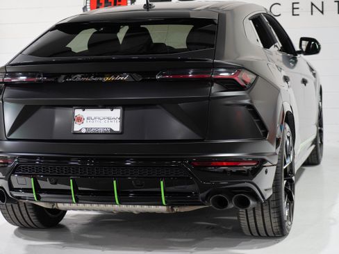Used 2022 Lamborghini Urus AWD/4WD image 39