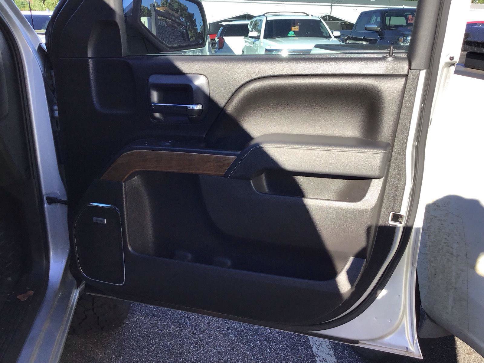 Used 2015 Chevrolet Silverado 1500 LTZ w/ Texas Edition, 1LZ Trim AWD/4WD image 6