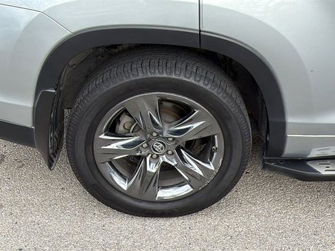 Used 2018 Toyota Highlander Limited Platinum image 52
