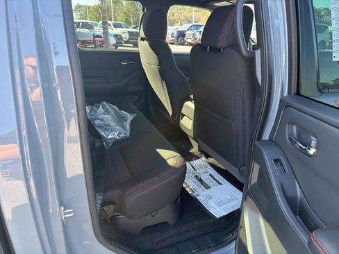 Certified 2025 Nissan Frontier Pro-X image 9