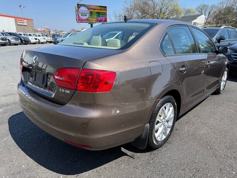 Used 2011 Volkswagen Jetta SE image 5