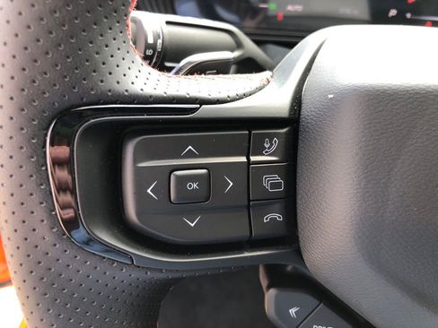 Used 2025 Dodge Charger R/T w/ Sun & Sound Package image 17