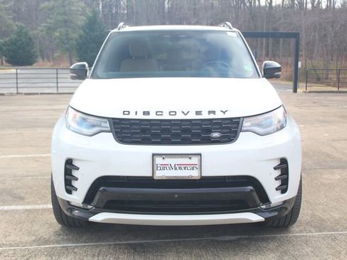 Used 2025 Land Rover Discovery Dynamic SE image 8