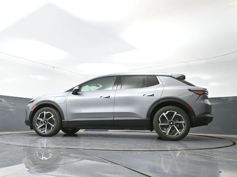 New 2026 Chevrolet Equinox EV LT image 45