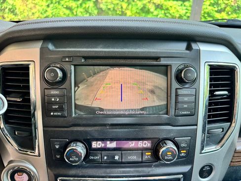Used 2019 Nissan Titan SL image 25