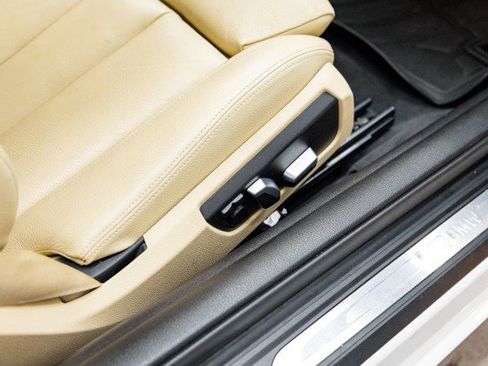 Used 2017 BMW 430i Convertible image 28