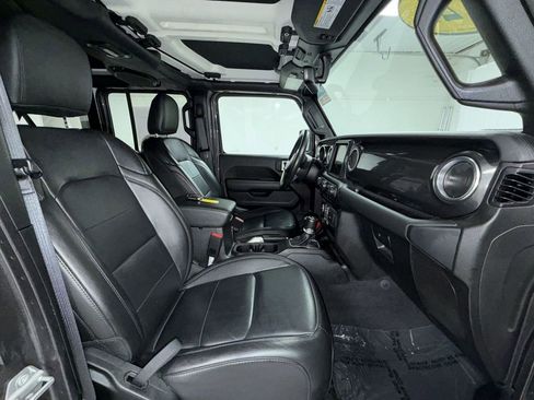 Used 2021 Jeep Wrangler Unlimited Sahara image 6