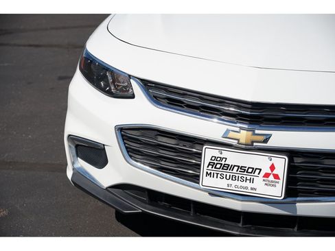 Used 2018 Chevrolet Malibu LS image 9