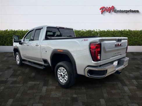 Used 2022 GMC Sierra 2500 SLE w/ SLE Value Package; image 2