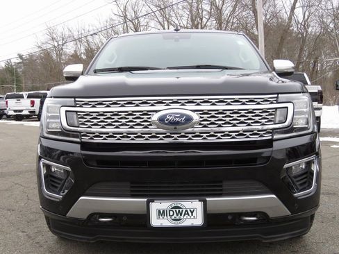 Used 2019 Ford Expedition Platinum image 2