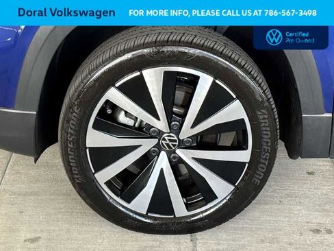 Used 2024 Volkswagen Taos SE image 11