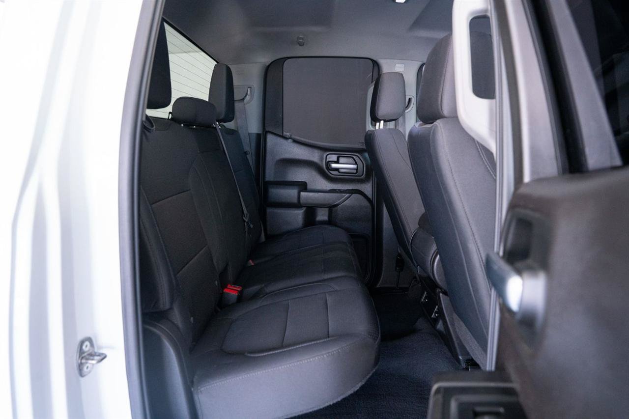 Used 2019 Chevrolet Silverado 1500 Custom Trail Boss w/ Custom Convenience Package AWD/4WD image 11